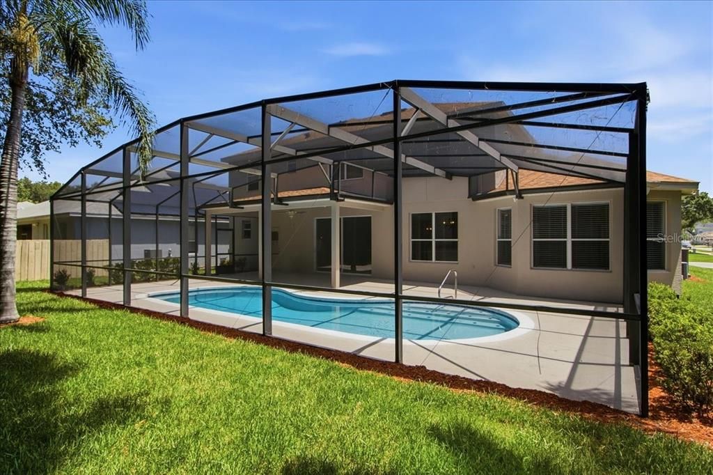 Activo con contrato: $710,000 (6 camas, 4 baños, 3544 Pies cuadrados)