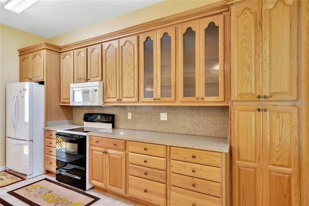 На продажу: $239,900 (3 спален, 2 ванн, 1334 Квадратных фут)