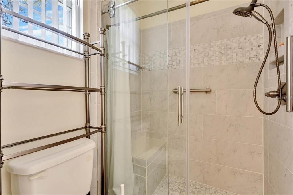 На продажу: $239,900 (3 спален, 2 ванн, 1334 Квадратных фут)