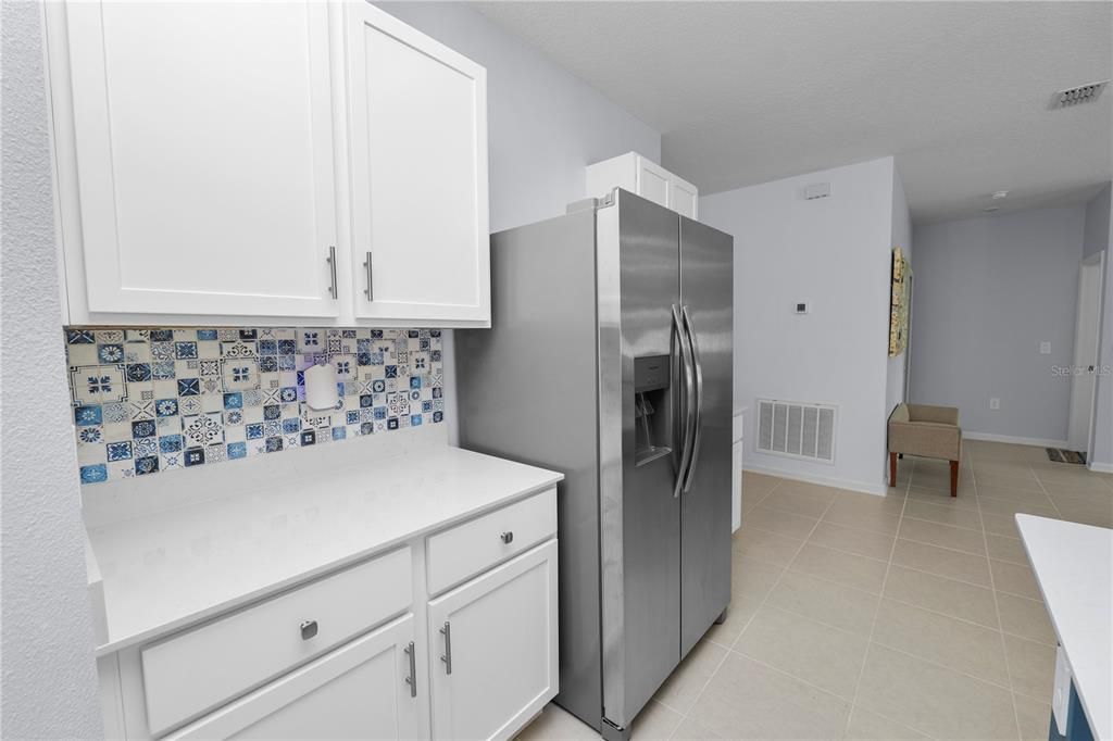 На продажу: $297,000 (4 спален, 2 ванн, 1830 Квадратных фут)