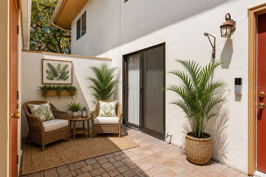 For Sale: $225,000 (3 beds, 3 baths, 2074 Square Feet)
