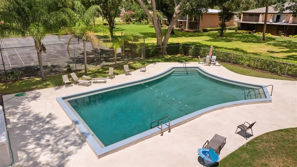For Sale: $225,000 (3 beds, 3 baths, 2074 Square Feet)