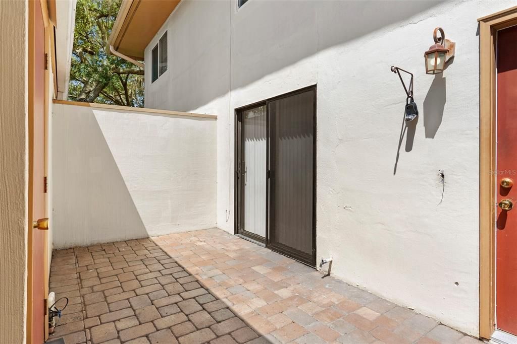 For Sale: $225,000 (3 beds, 3 baths, 2074 Square Feet)