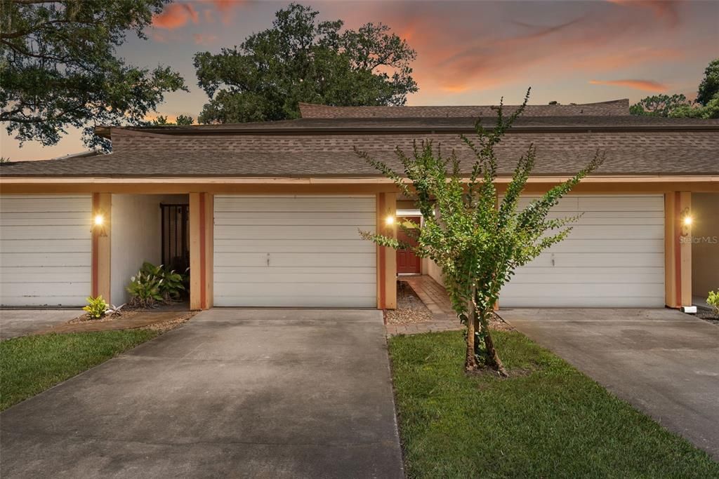 For Sale: $225,000 (3 beds, 3 baths, 2074 Square Feet)