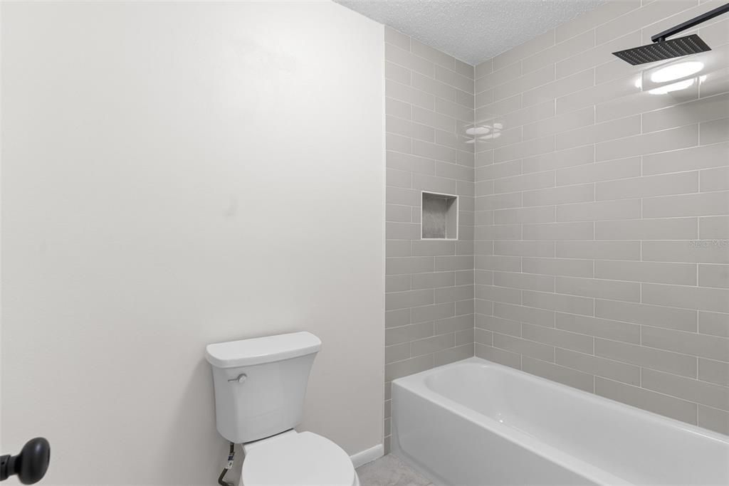 For Sale: $225,000 (3 beds, 3 baths, 2074 Square Feet)