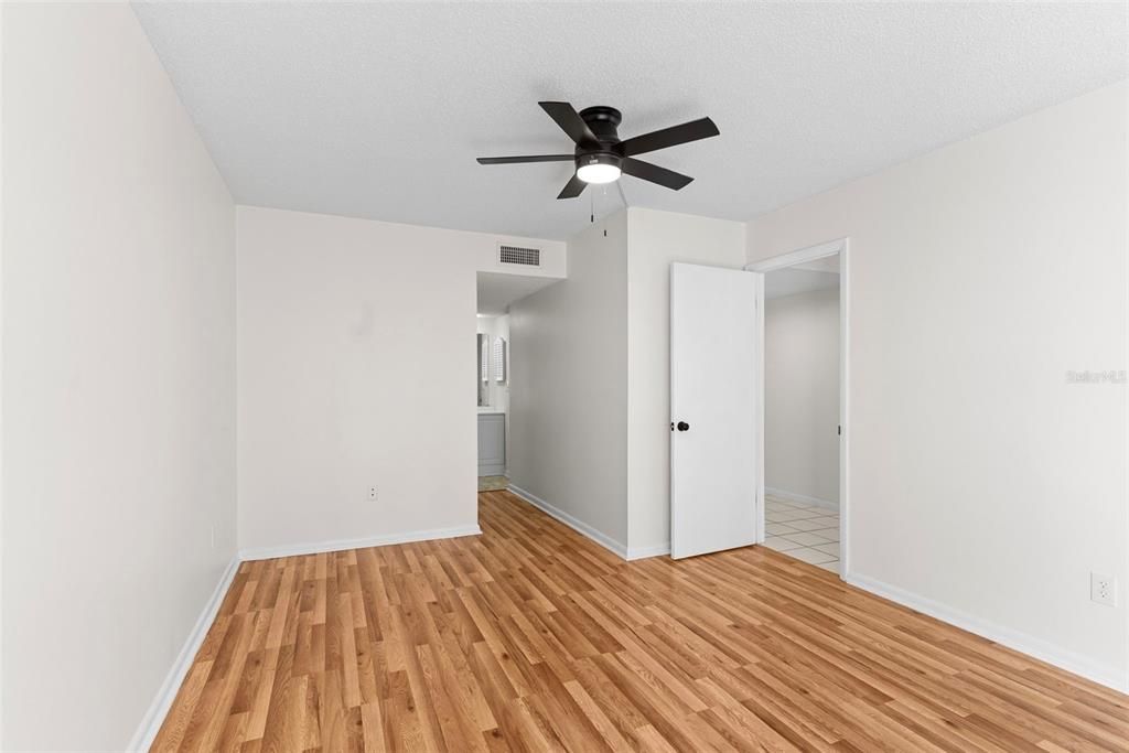 For Sale: $225,000 (3 beds, 3 baths, 2074 Square Feet)