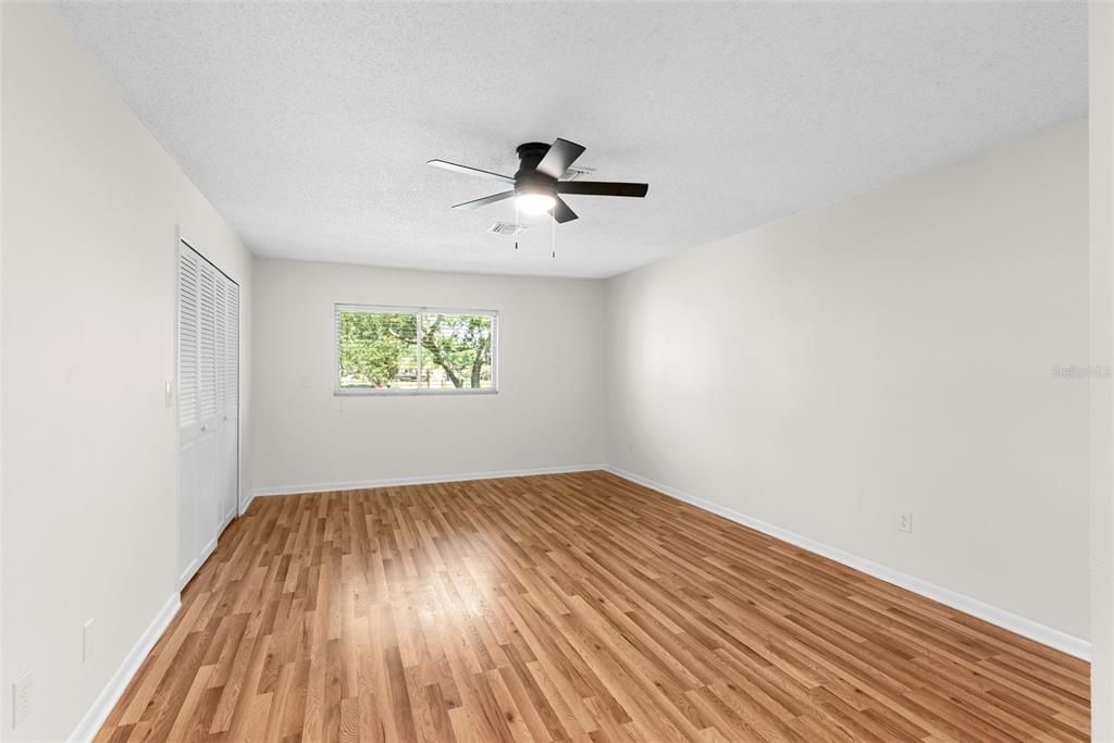 For Sale: $225,000 (3 beds, 3 baths, 2074 Square Feet)