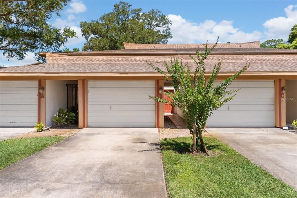 For Sale: $225,000 (3 beds, 3 baths, 2074 Square Feet)