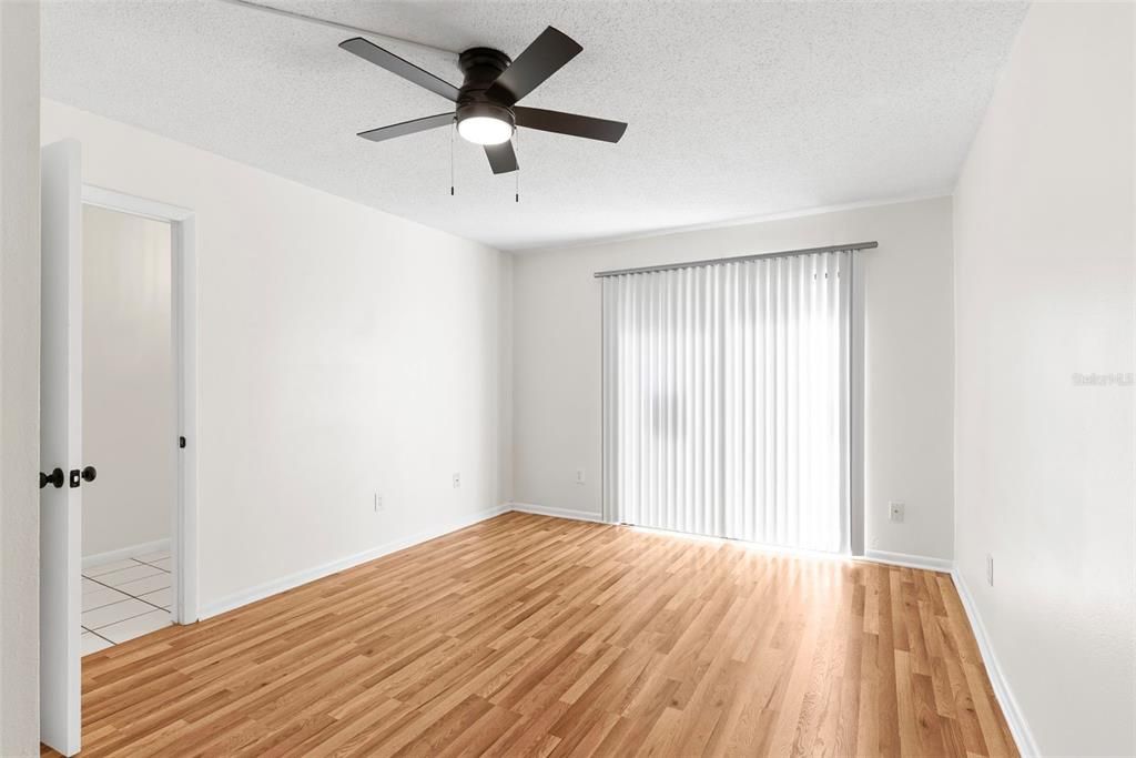 For Sale: $225,000 (3 beds, 3 baths, 2074 Square Feet)