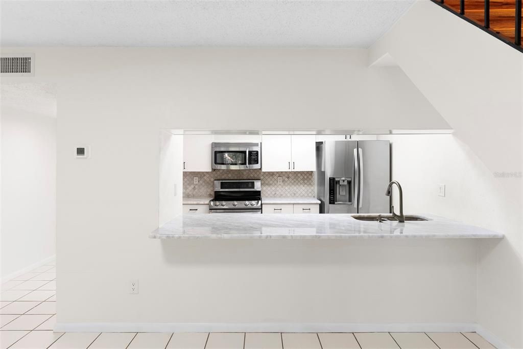For Sale: $225,000 (3 beds, 3 baths, 2074 Square Feet)