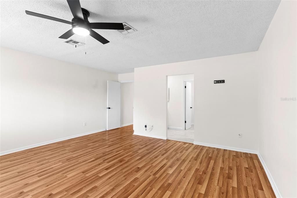For Sale: $225,000 (3 beds, 3 baths, 2074 Square Feet)
