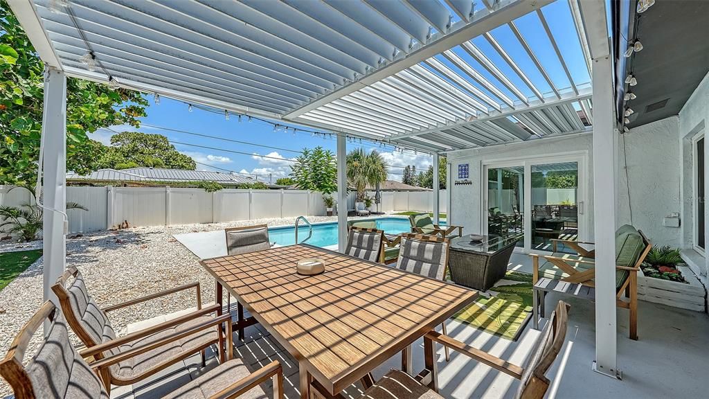 For Rent: $3,000 (3 beds, 2 baths, 1576 Square Feet)
