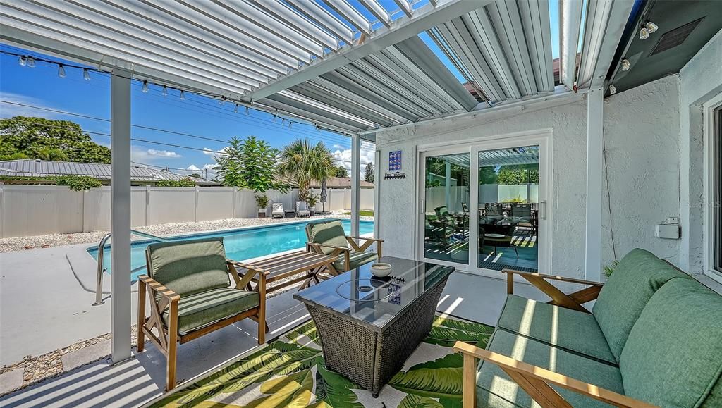 For Rent: $3,000 (3 beds, 2 baths, 1576 Square Feet)