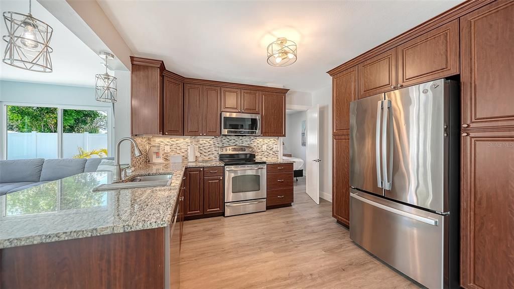 For Rent: $3,000 (3 beds, 2 baths, 1576 Square Feet)