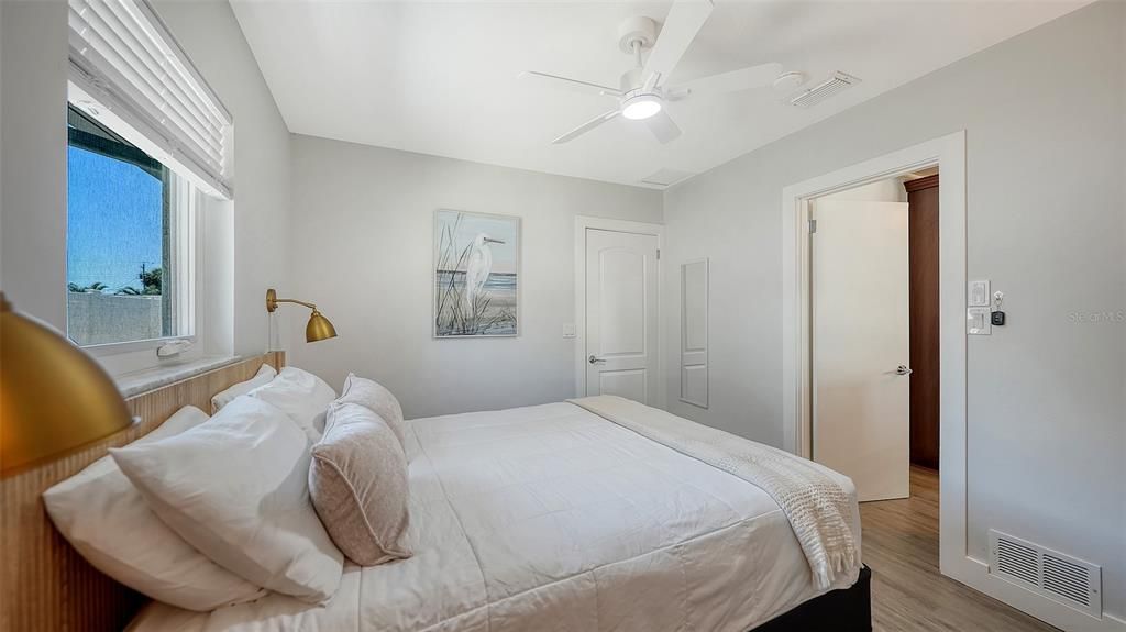 For Rent: $3,000 (3 beds, 2 baths, 1576 Square Feet)
