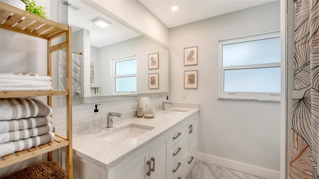 For Rent: $3,000 (3 beds, 2 baths, 1576 Square Feet)