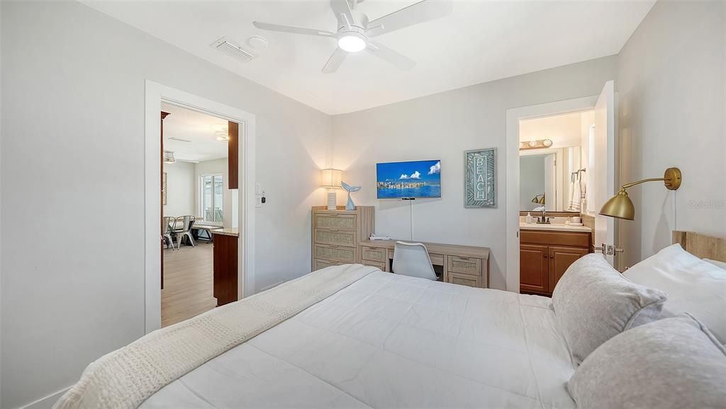 For Rent: $3,000 (3 beds, 2 baths, 1576 Square Feet)