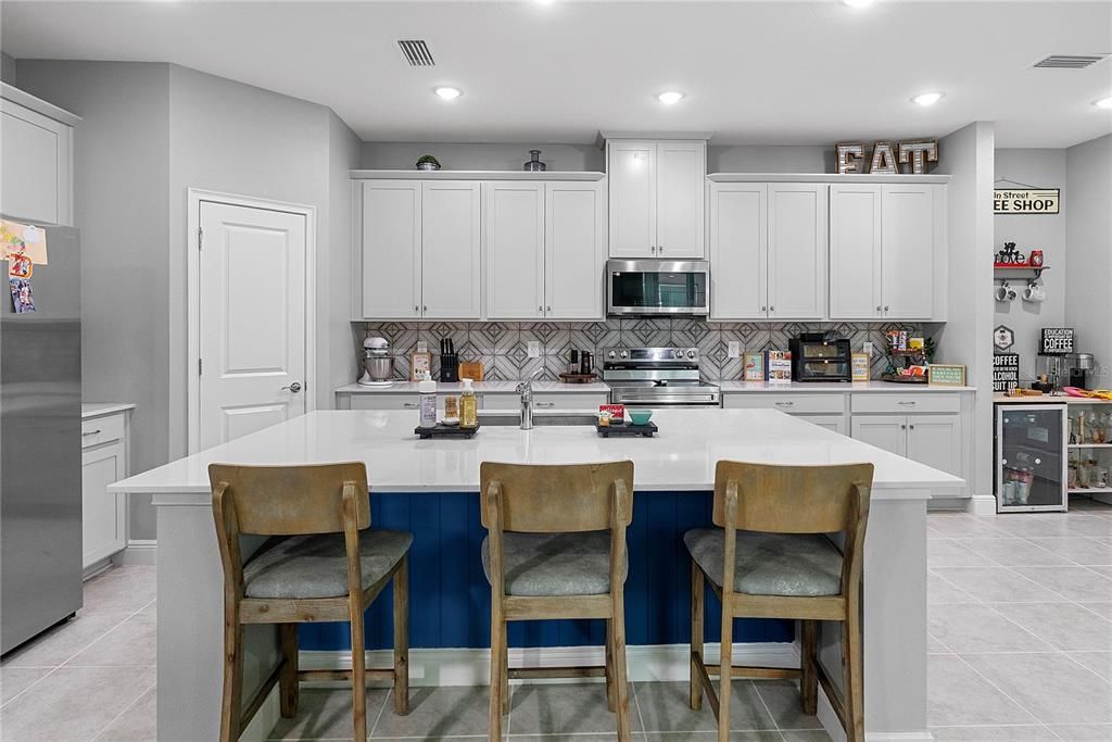 En Venta: $410,000 (4 camas, 2 baños, 2160 Pies cuadrados)