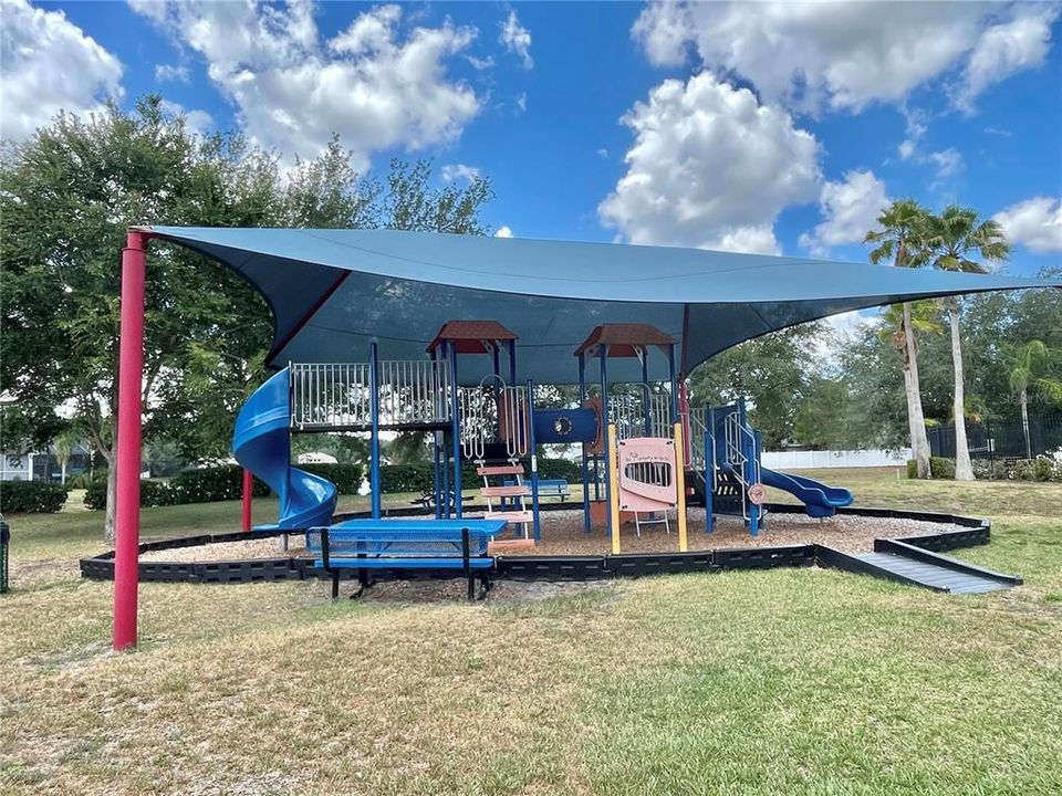 En Venta: $374,990 (4 camas, 2 baños, 2071 Pies cuadrados)