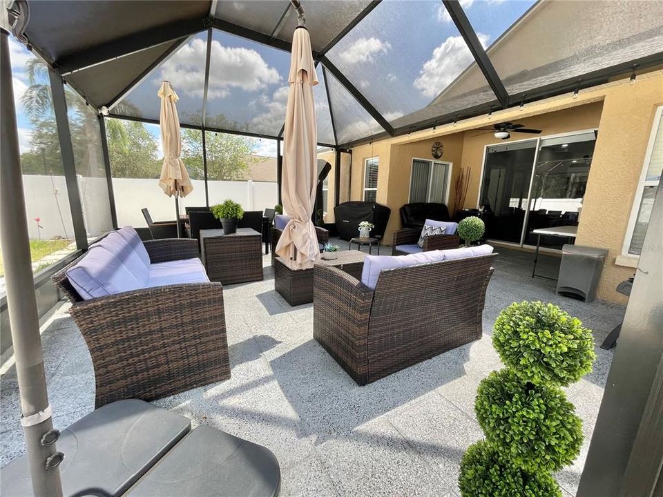 En Venta: $374,990 (4 camas, 2 baños, 2071 Pies cuadrados)