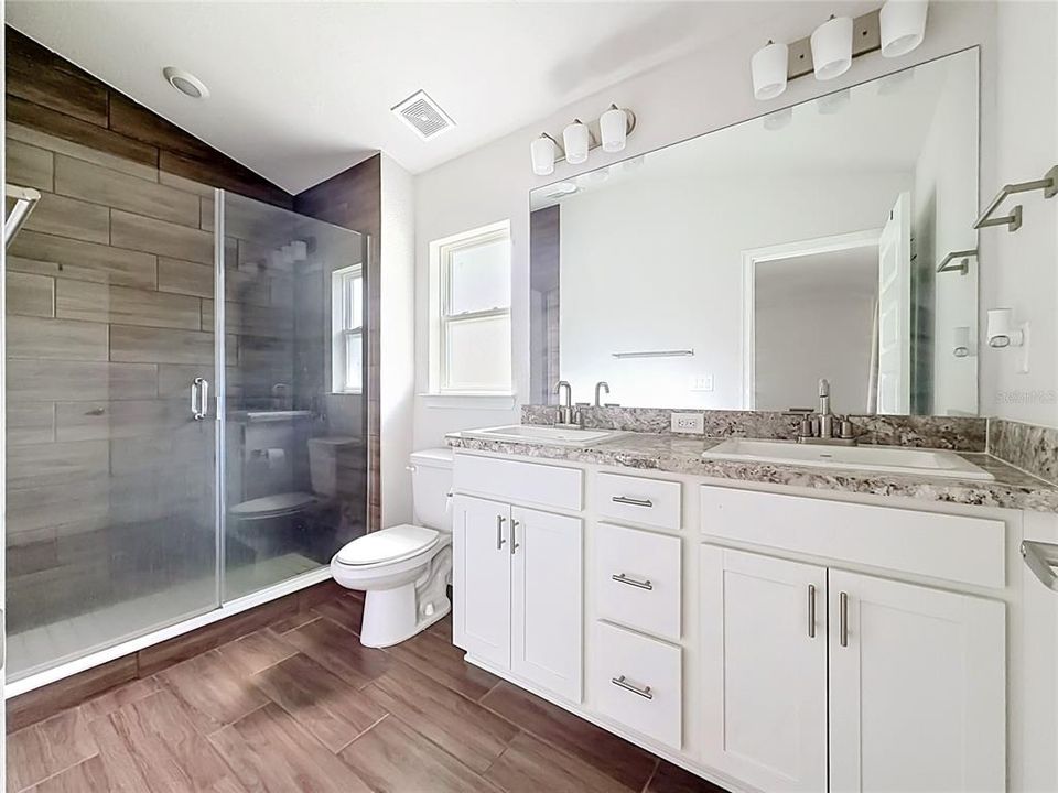 В аренду: $1,800 (3 спален, 2 ванн, 1370 Квадратных фут)
