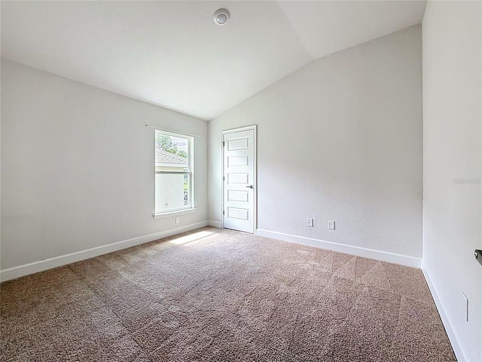 В аренду: $1,800 (3 спален, 2 ванн, 1370 Квадратных фут)