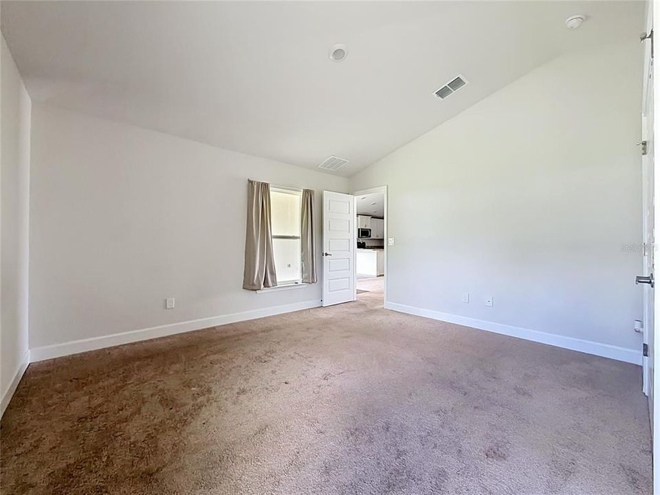 В аренду: $1,800 (3 спален, 2 ванн, 1370 Квадратных фут)