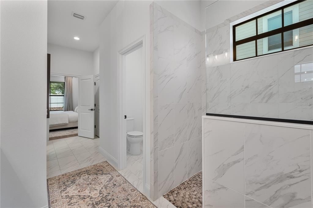 En Venta: $965,000 (4 camas, 3 baños, 2950 Pies cuadrados)