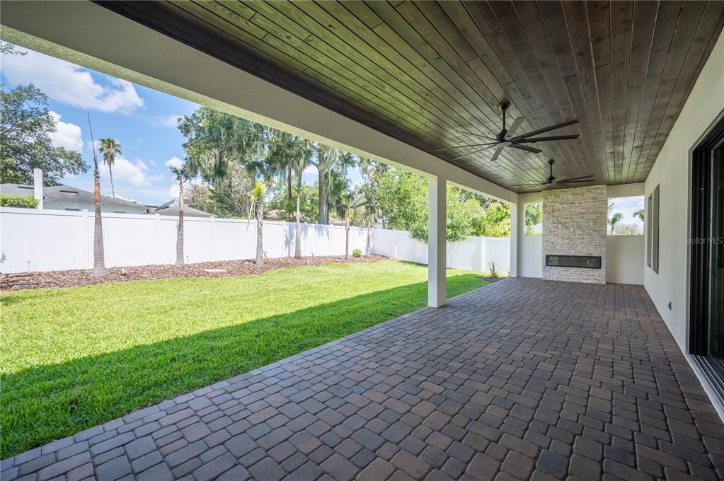 En Venta: $965,000 (4 camas, 3 baños, 2950 Pies cuadrados)