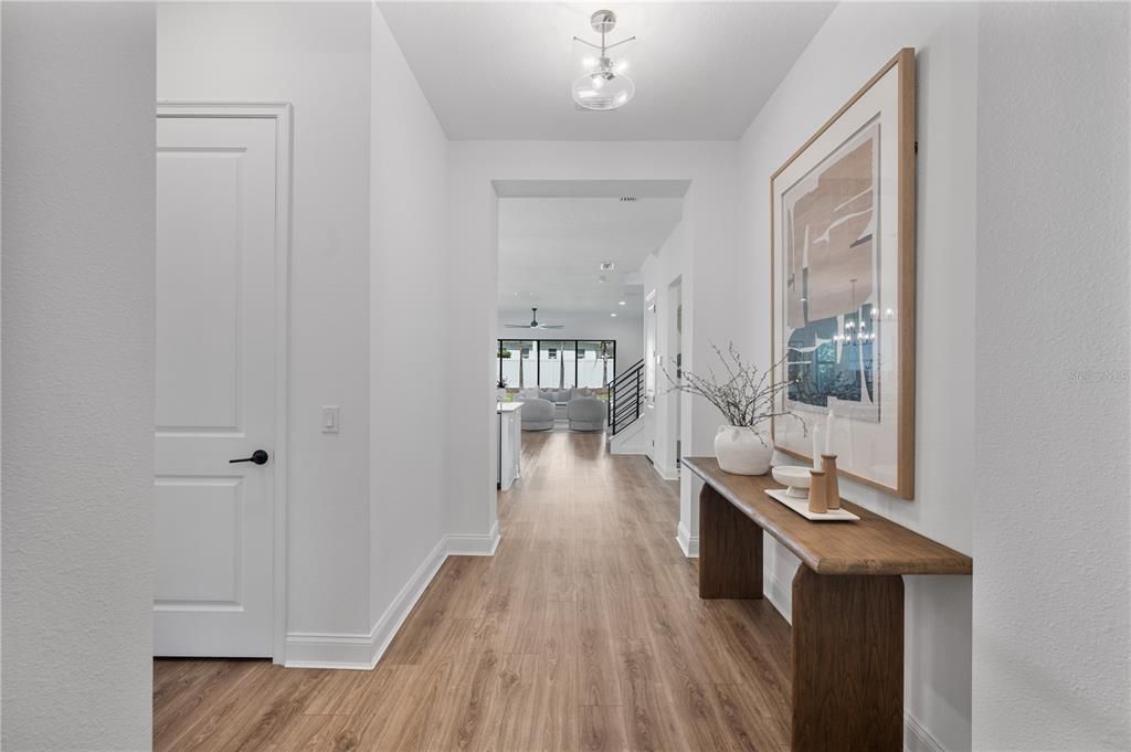 En Venta: $965,000 (4 camas, 3 baños, 2950 Pies cuadrados)