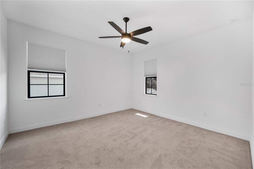 En Venta: $965,000 (4 camas, 3 baños, 2950 Pies cuadrados)