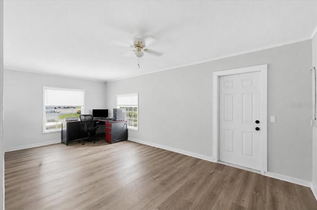 На продажу: $299,999 (3 спален, 2 ванн, 1516 Квадратных фут)