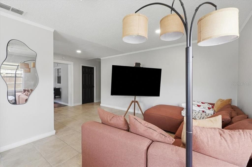 На продажу: $299,999 (3 спален, 2 ванн, 1516 Квадратных фут)