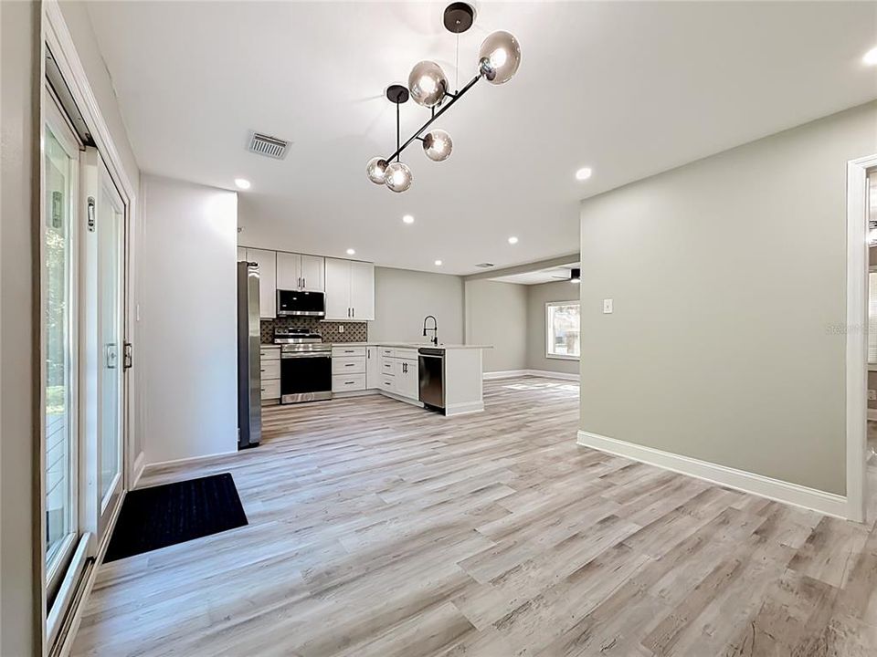 For Sale: $199,000 (3 beds, 1 baths, 968 Square Feet)