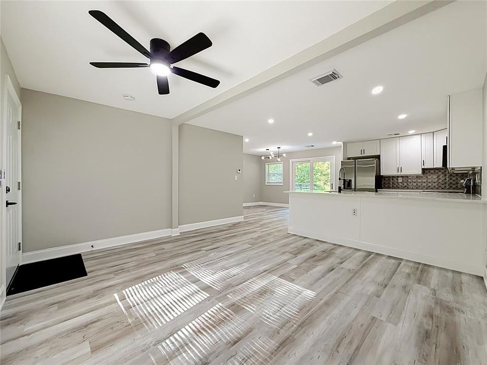 For Sale: $199,000 (3 beds, 1 baths, 968 Square Feet)