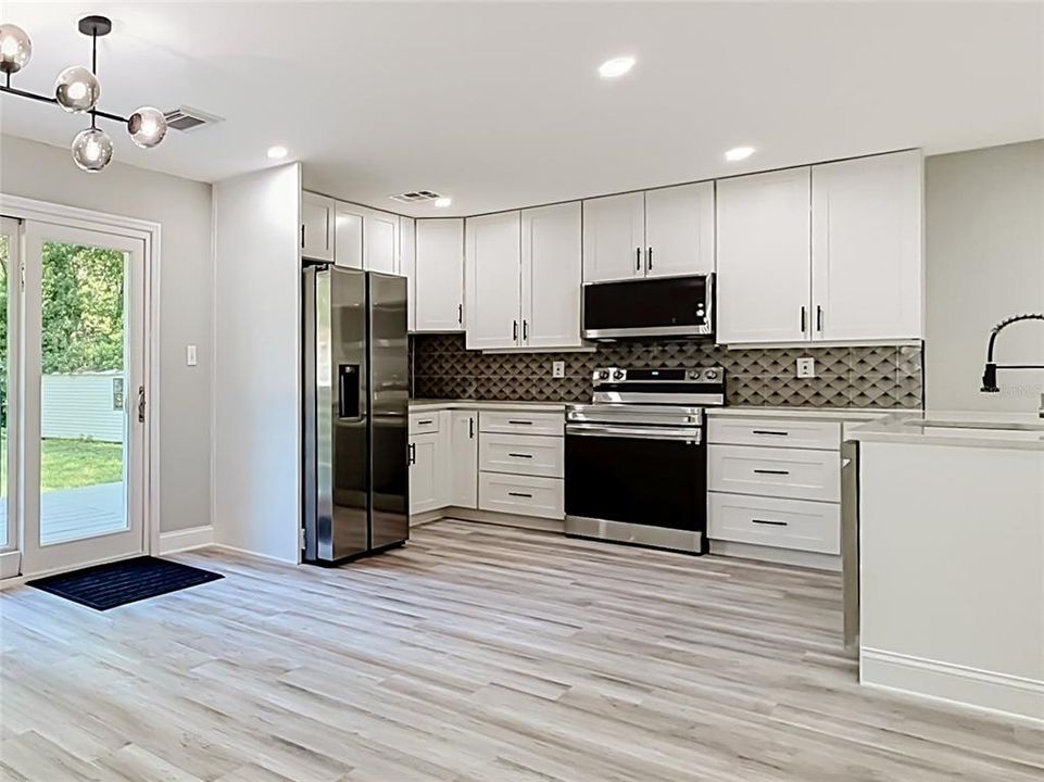 For Sale: $199,000 (3 beds, 1 baths, 968 Square Feet)