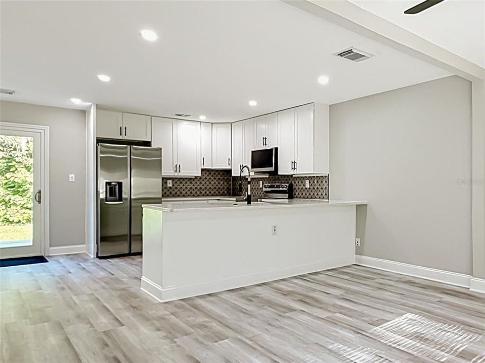 For Sale: $199,000 (3 beds, 1 baths, 968 Square Feet)
