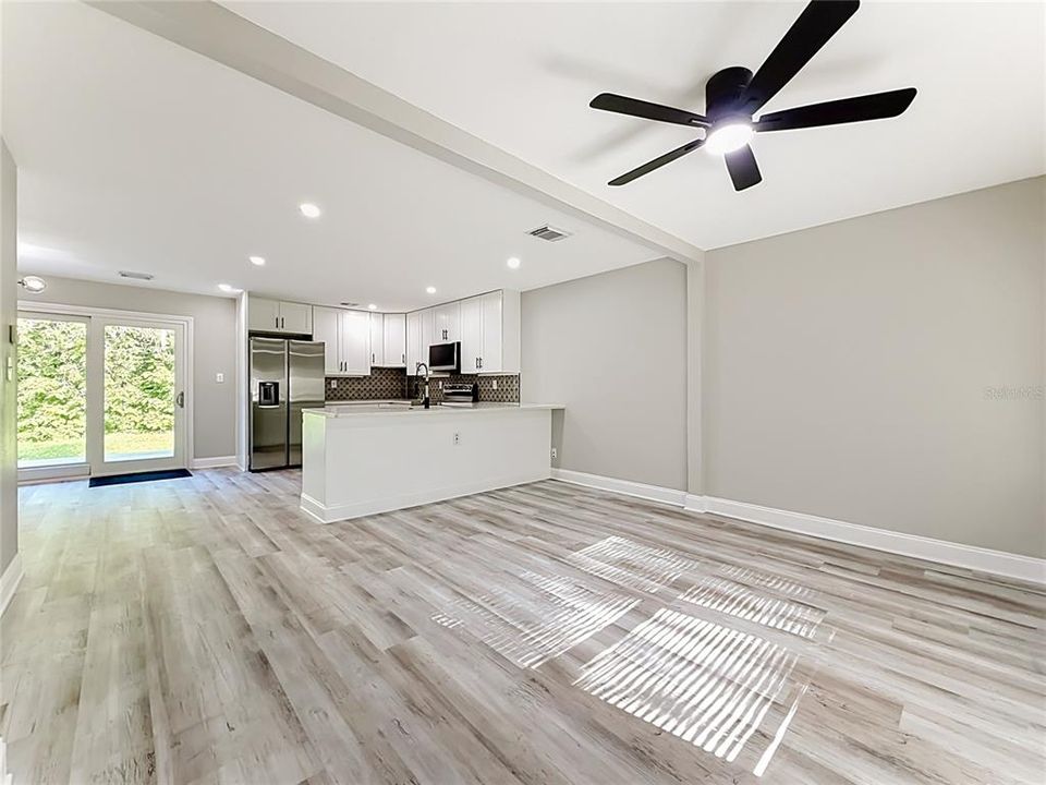 For Sale: $199,000 (3 beds, 1 baths, 968 Square Feet)