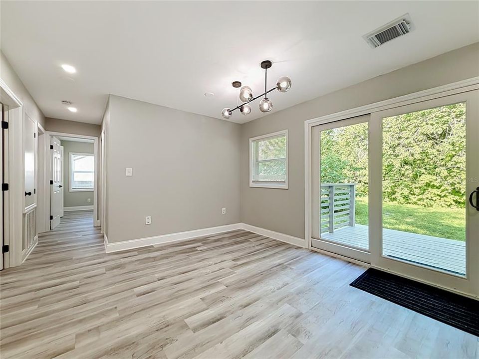 For Sale: $199,000 (3 beds, 1 baths, 968 Square Feet)