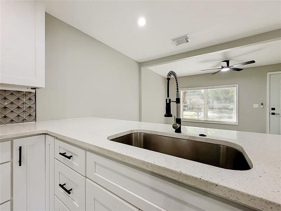 For Sale: $199,000 (3 beds, 1 baths, 968 Square Feet)