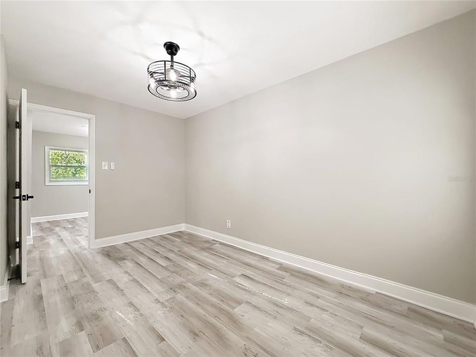 For Sale: $199,000 (3 beds, 1 baths, 968 Square Feet)