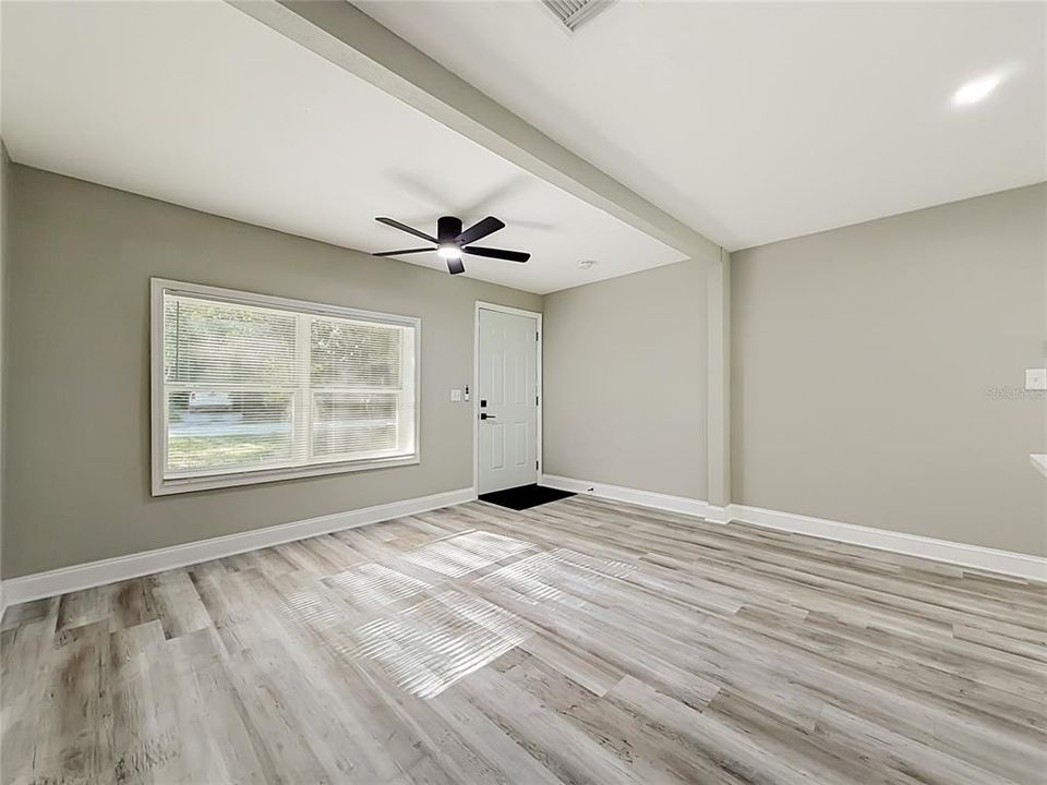 For Sale: $199,000 (3 beds, 1 baths, 968 Square Feet)