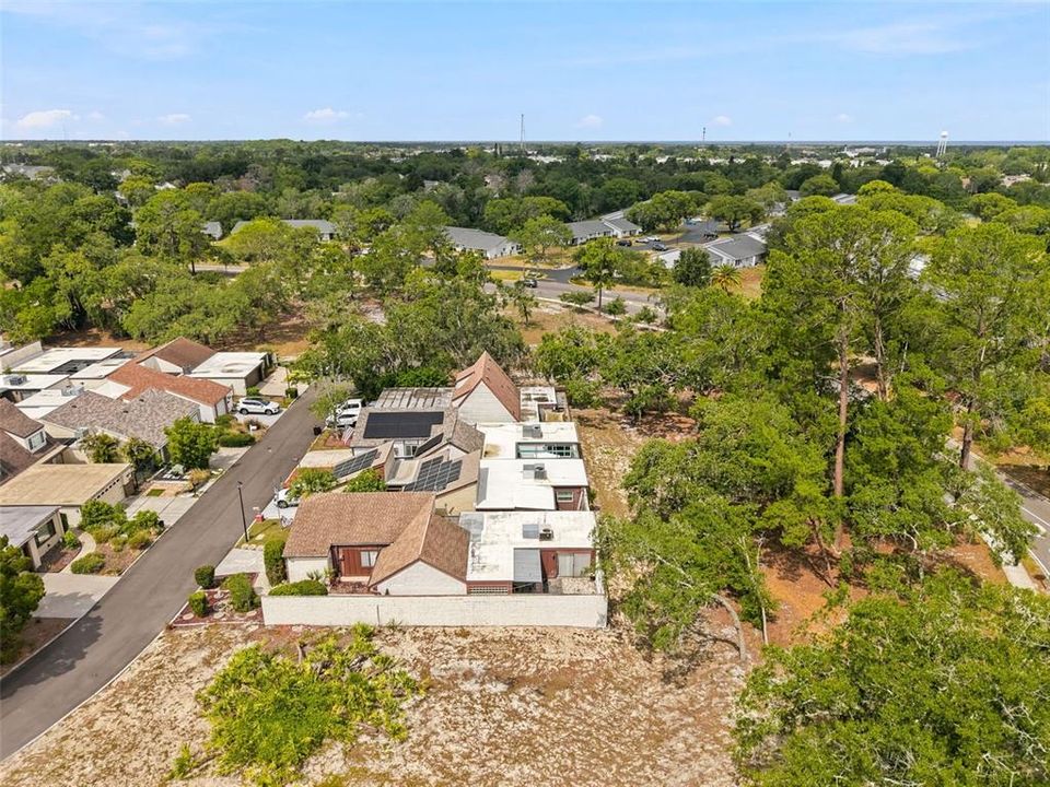 For Sale: $175,000 (2 beds, 1 baths, 963 Square Feet)