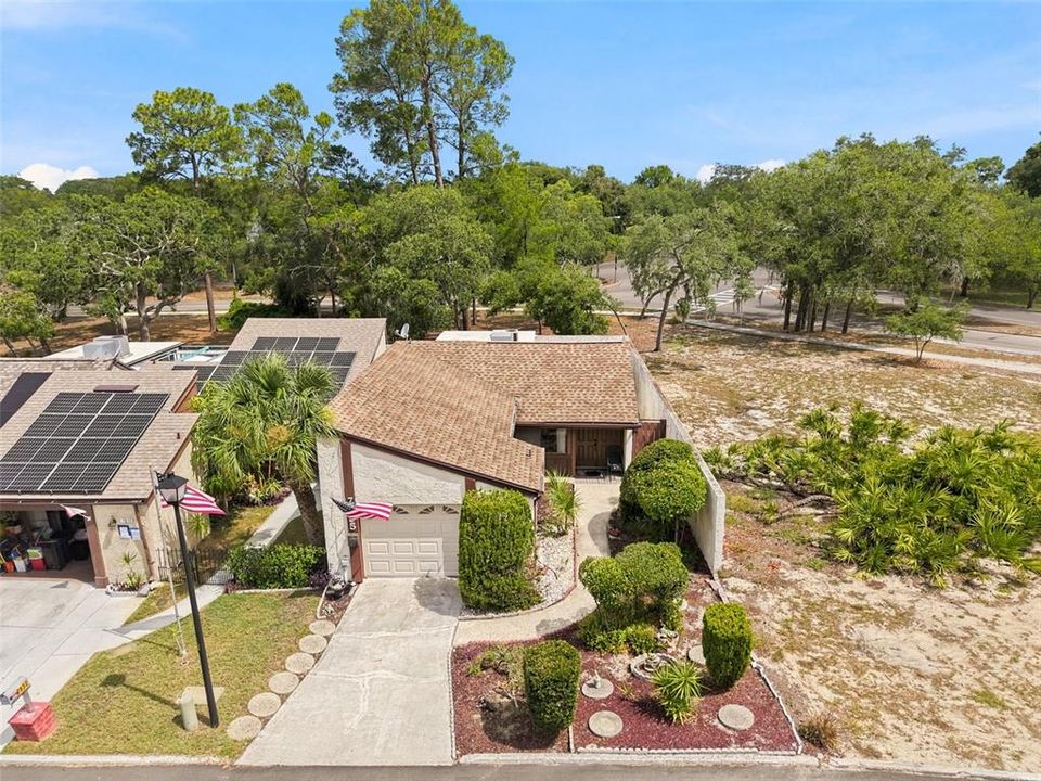 For Sale: $175,000 (2 beds, 1 baths, 963 Square Feet)