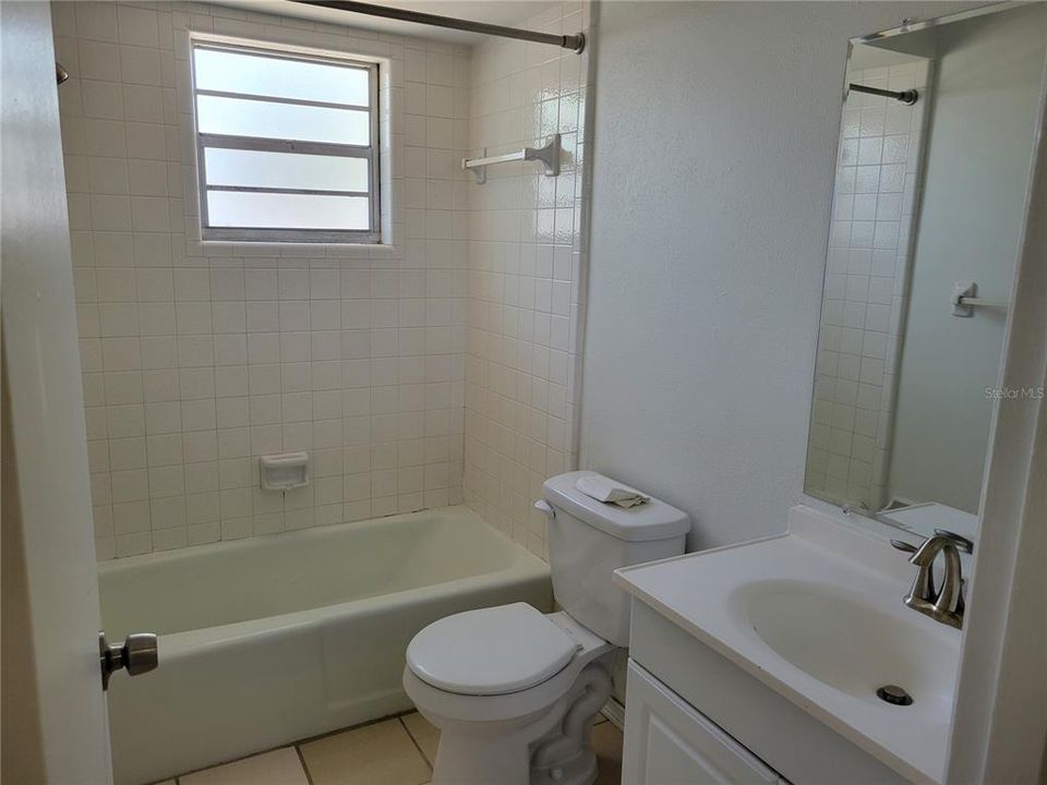 В аренду: $1,800 (2 спален, 2 ванн, 1170 Квадратных фут)