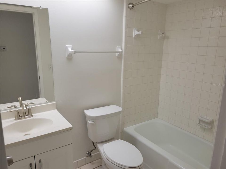 В аренду: $1,800 (2 спален, 2 ванн, 1170 Квадратных фут)