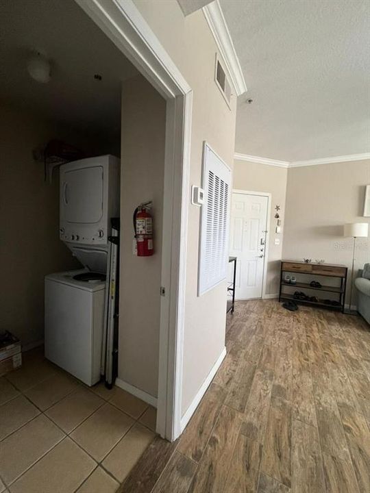 For Rent: $1,700 (1 beds, 1 baths, 854 Square Feet)