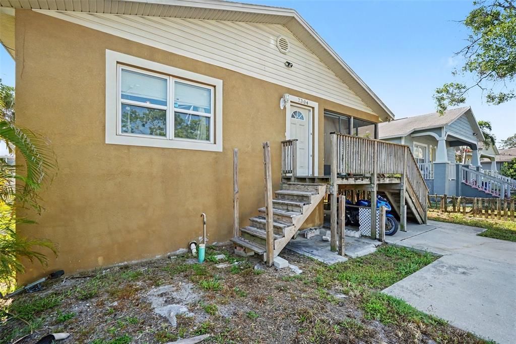 Activo con contrato: $240,000 (2 camas, 1 baños, 1210 Pies cuadrados)