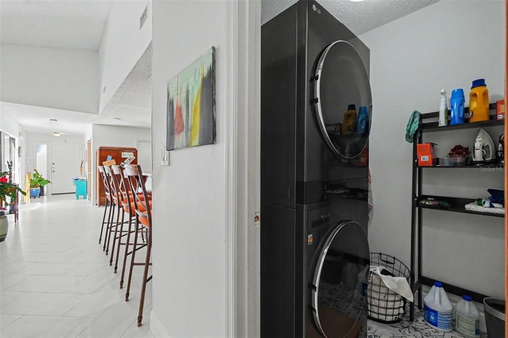 На продажу: $675,000 (4 спален, 2 ванн, 1903 Квадратных фут)