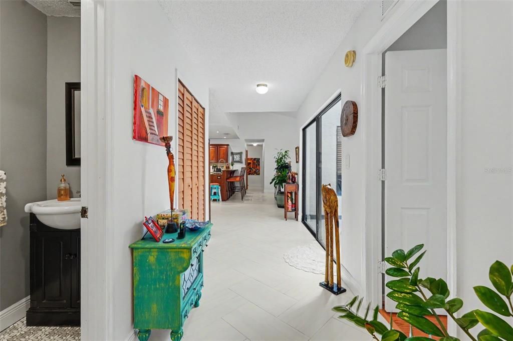 На продажу: $675,000 (4 спален, 2 ванн, 1903 Квадратных фут)